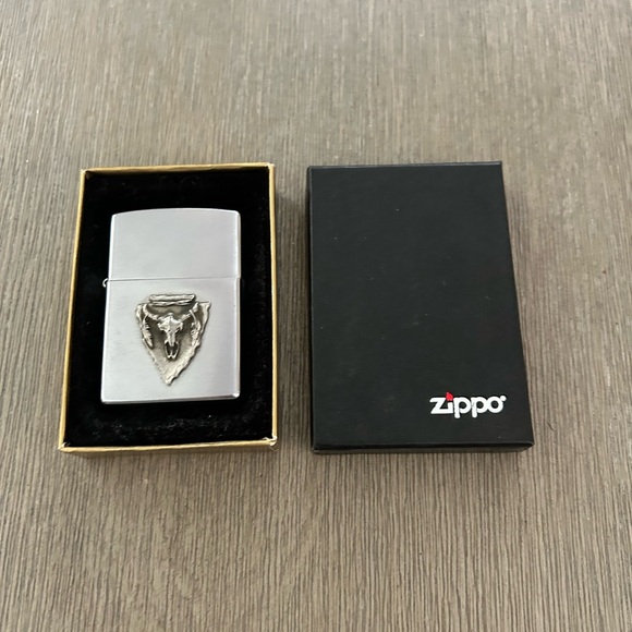 Vintage Zippo Arrowhead with Buffalo Skull Lighter - Picture 1 of 3